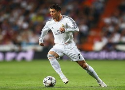 爱游戏中国：足球日，西班牙人硬撼巴塞罗那，本菲卡对决埃斯托里尔，皇马波尔图比利亚雷亚尔动态全解析