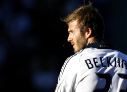 aiyouxi|安东尼-戴维斯全能数据统治攻防两端 21分11篮板引领球队取胜