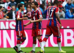 爱游戏中国-舒尔茨闪耀法甲赛场，22次出场贡献14球，里昂多功能王牌化身瑞士军刀