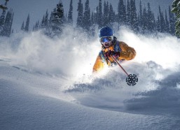 爱游戏官方网站-中超转会市场一夜沸腾，四大重磅消息接连曝光，铁人豪掷千万购前锋，海港核心投奔蓉城，周定洋面临三选一抉择