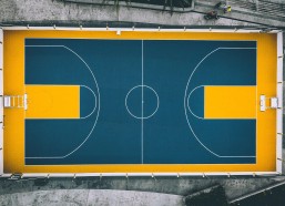 AYX SPORTS-凯恩的荣耀时刻，拜仁崛起中铸就生涯首冠，团队与社交共谱德甲篇章